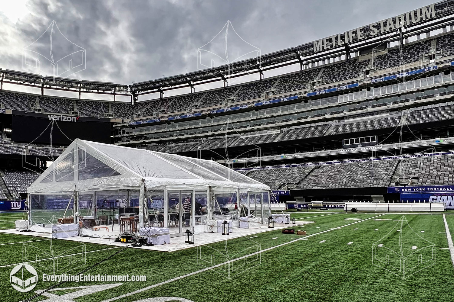 Clear top tent at MetLife Stadium for corporate events, designed to offer a stunning and open view while ensuring protection.