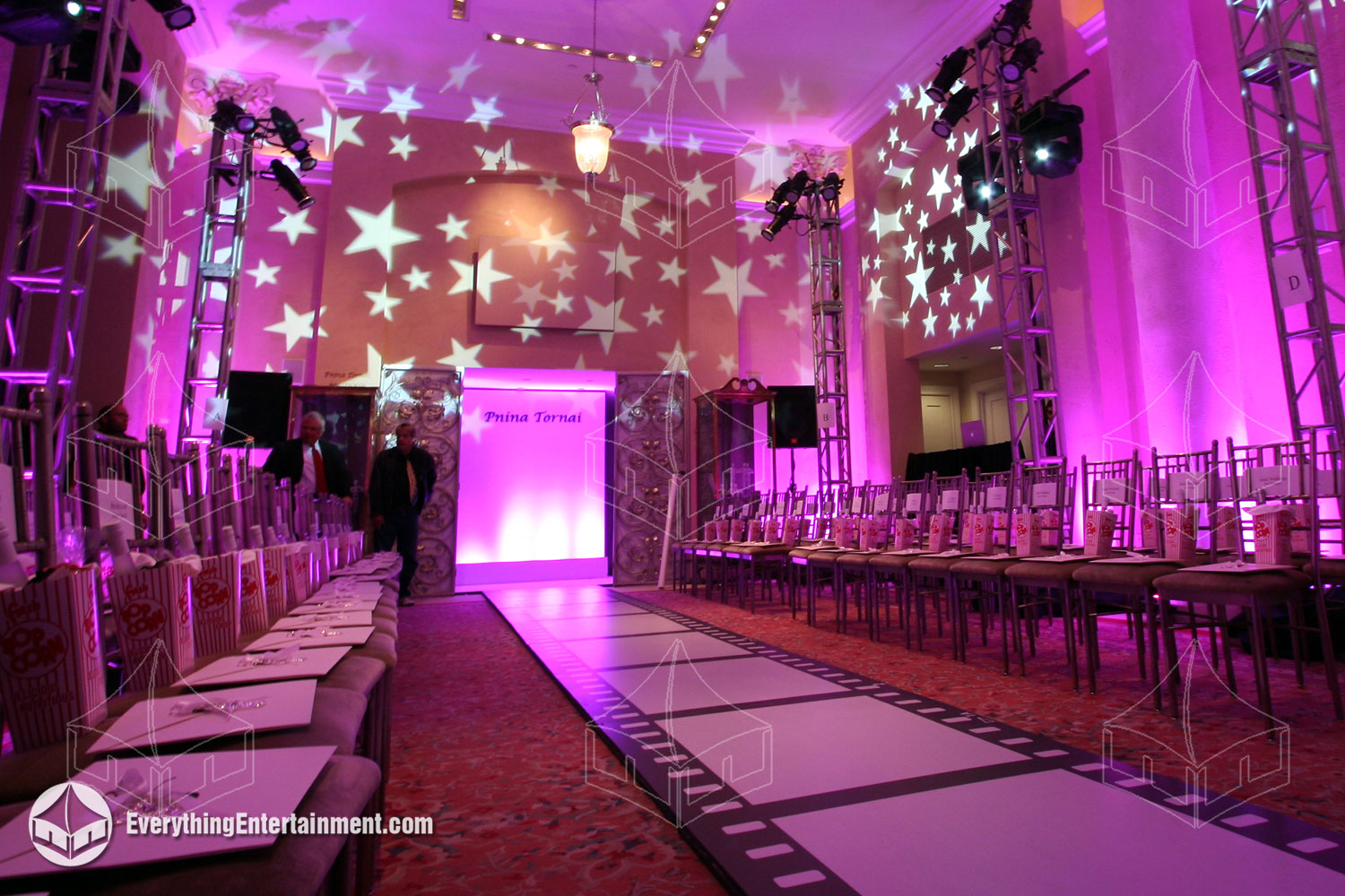 Chic and sophisticated fashion show setup for Kleinfeld Bridal, offering seamless design for an unforgettable event.